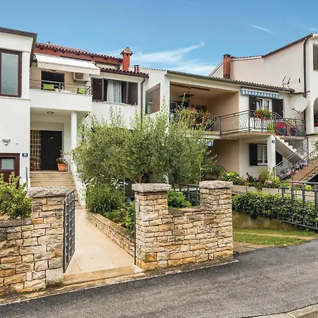 Gorgeous In With Kitchen Apartment *